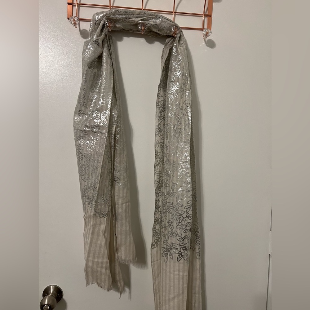 Badgley Mischka shawl scarf new